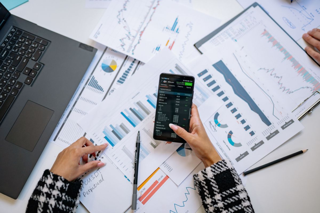 Beyond the Headlines: Technical Tips for Algo-Trading Earnings & Market Swings financial technology